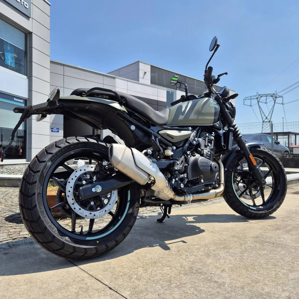 Royal Enfield Guerrilla 450 (2024 - 26) (2)