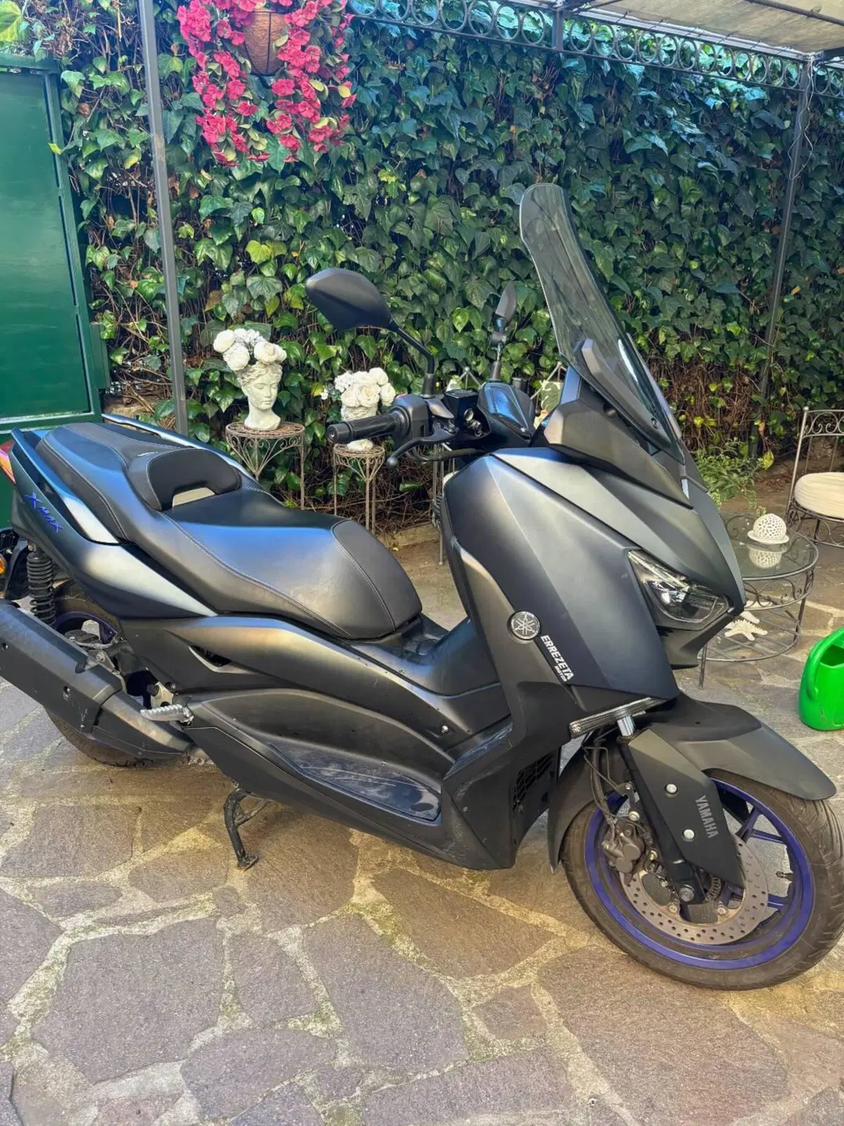 Yamaha X-Max 300 (2021 - 24) (2)