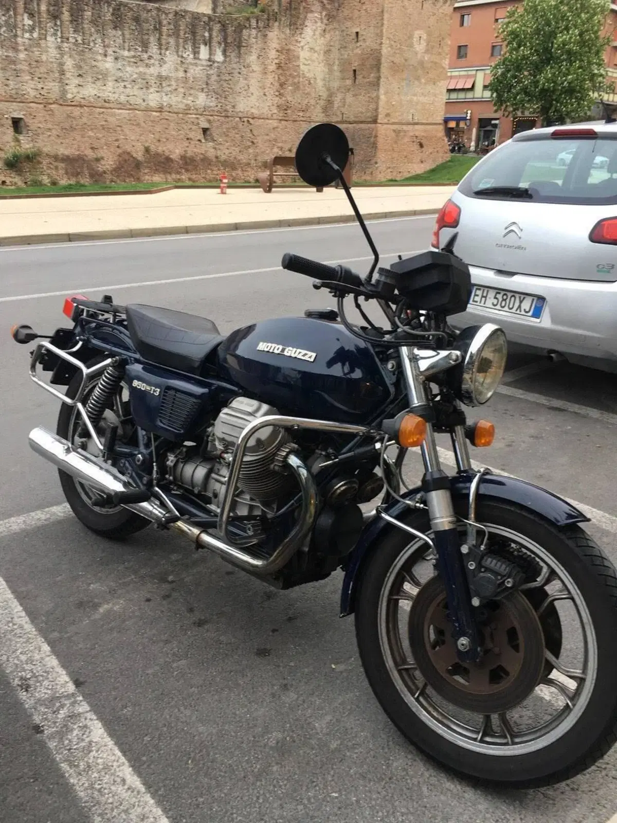 Moto Guzzi 850 T3
