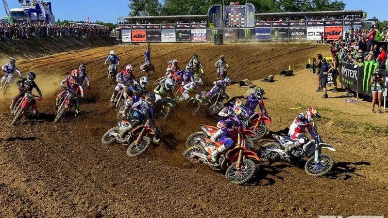 MXGP Francia: Herlings batte Coenen, Farres domina in MX2 [VIDEO]