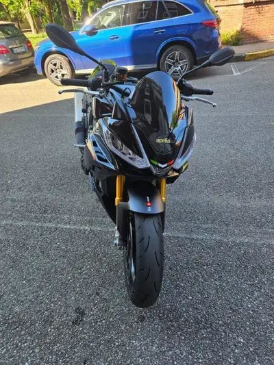 Aprilia Tuono V4 Factory (2021 - 24) usata