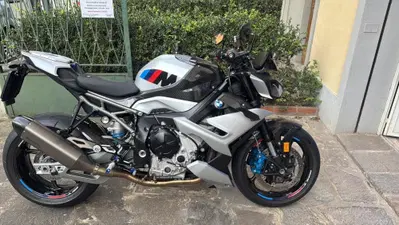Bmw M 1000 R (2025 - 26) usata