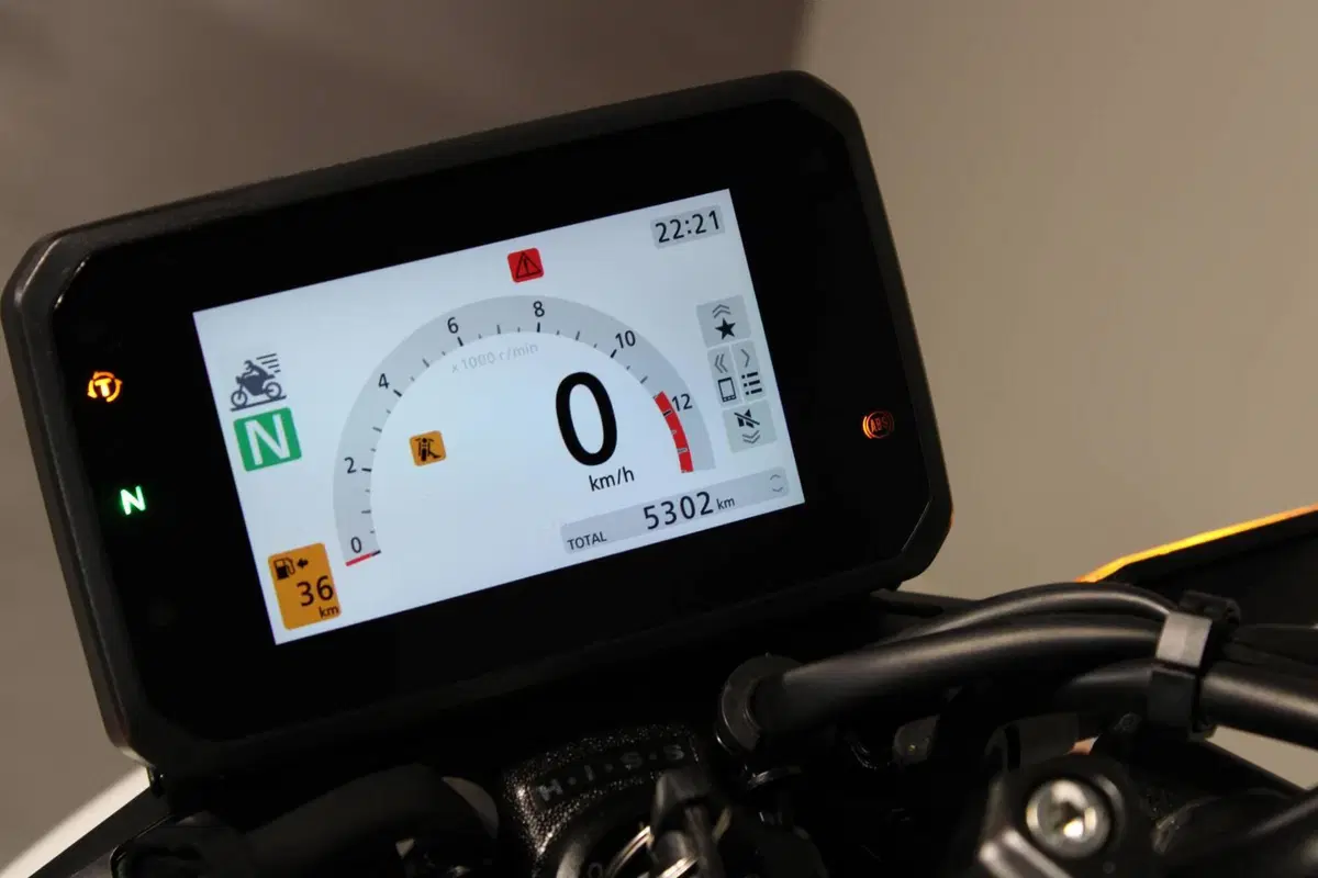 Honda CB 1000 Hornet (2025 - 26) (6)