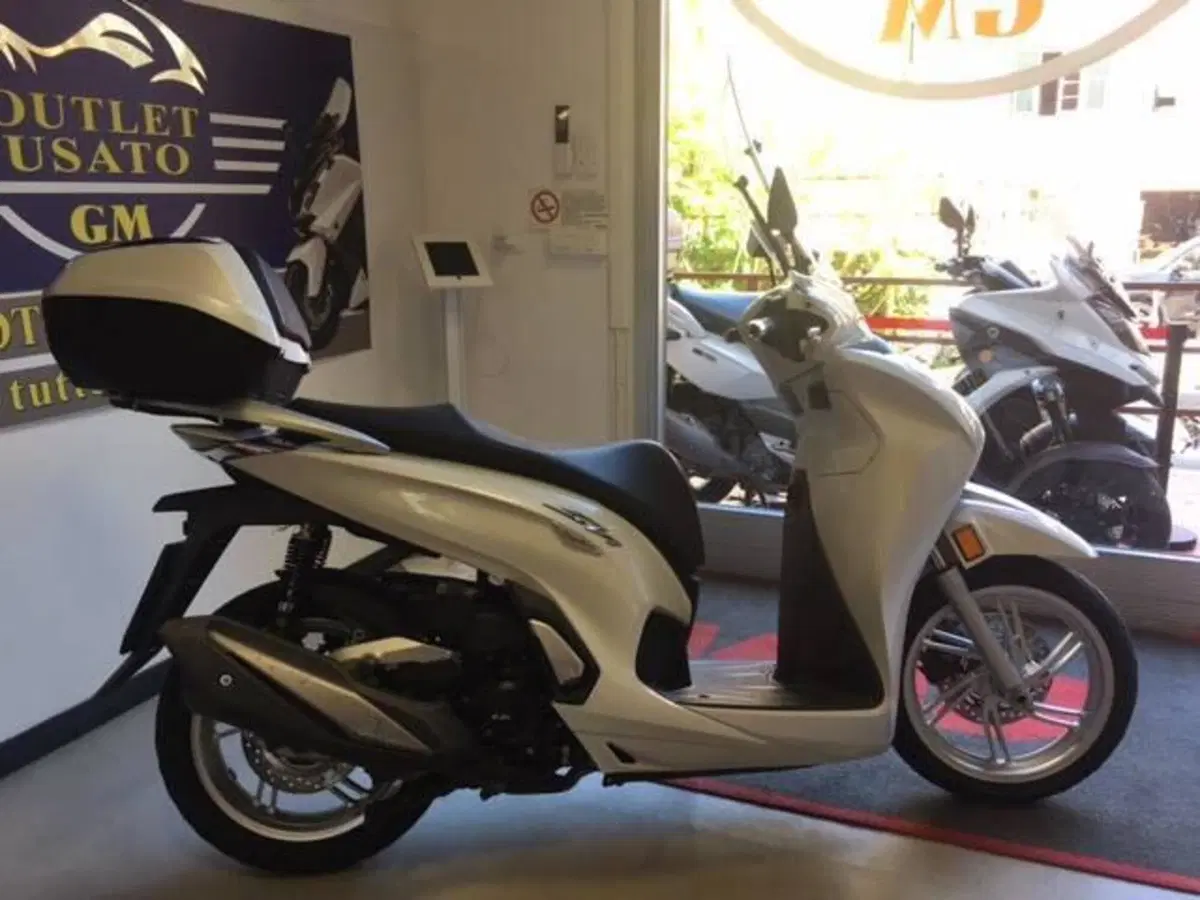 Honda SH 350 (2021 - 24) (2)
