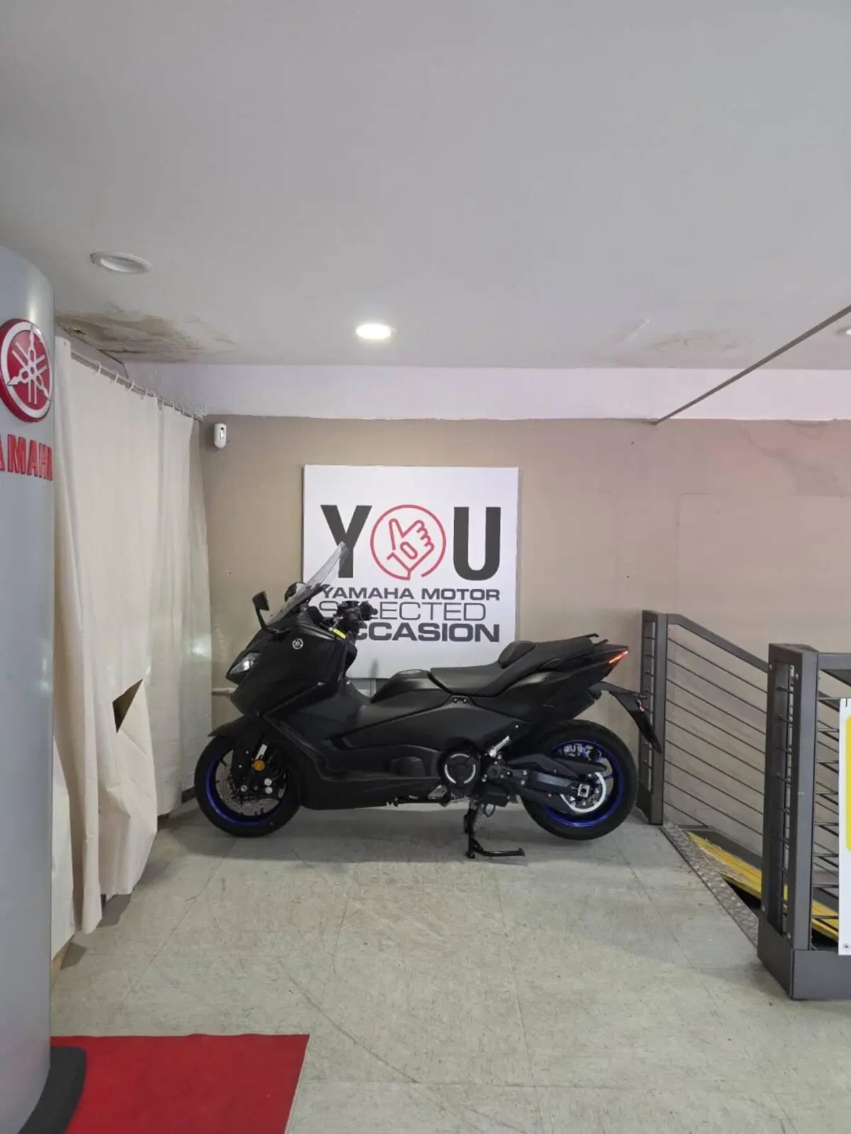 Yamaha T-Max 560 Tech Max (2022 - 24) (2)
