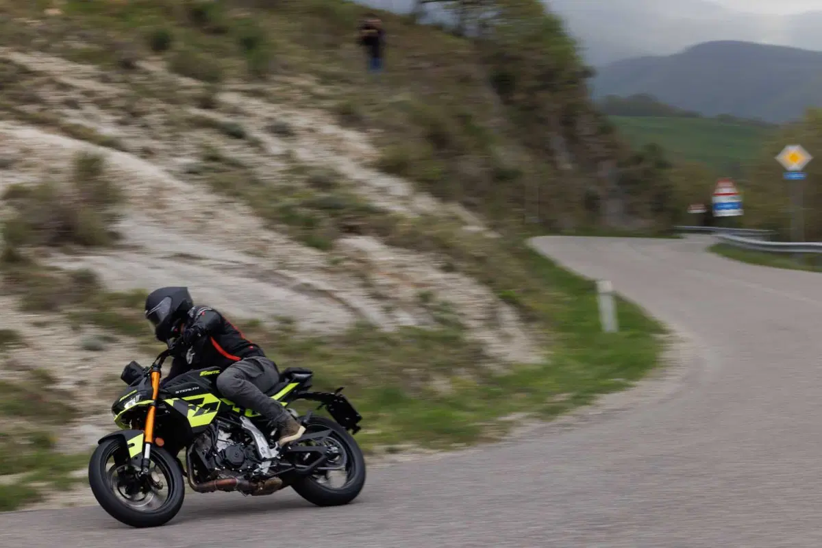 Fantic Stealth 500 test: la prova della naked entry-level al limite della patente A2 [VIDEO E GALLER (5)