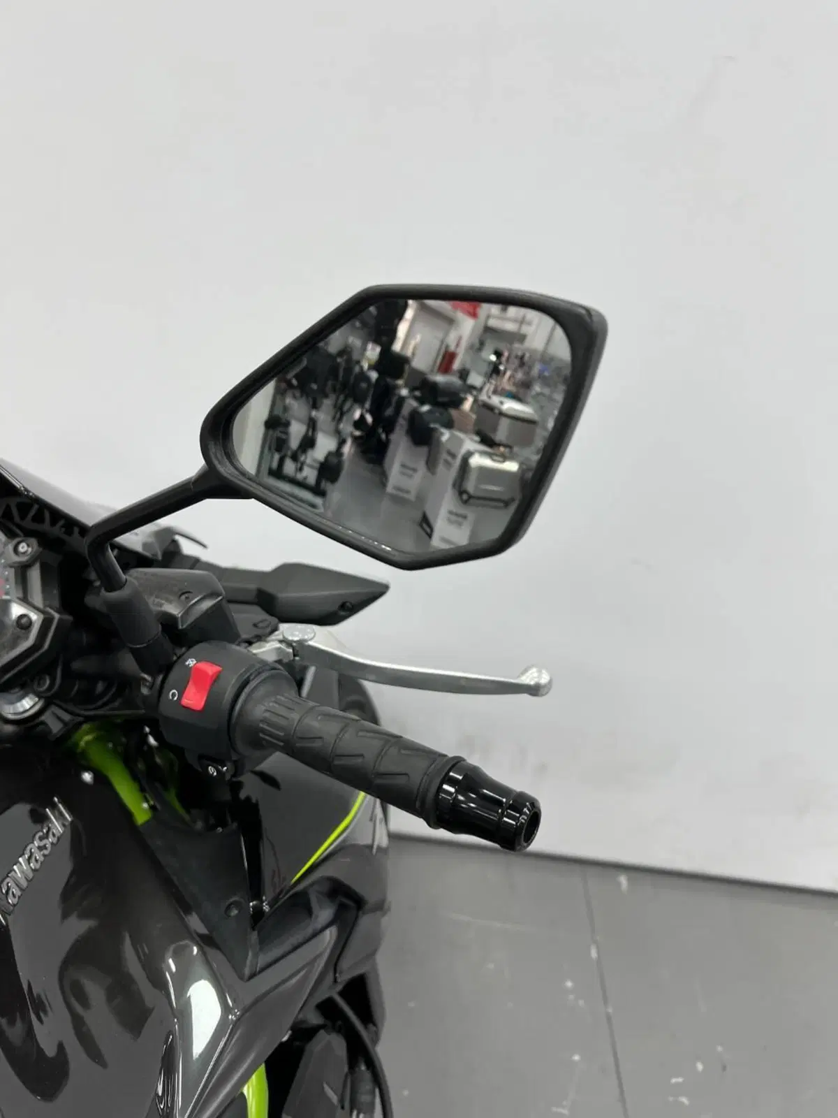 Kawasaki Z 900 (2017 - 18) (6)
