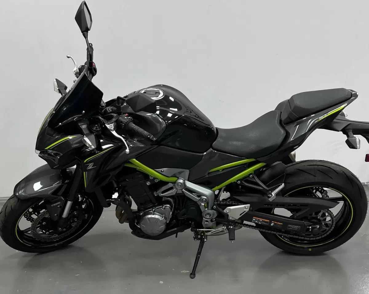 Kawasaki Z 900 (2017 - 18) (3)