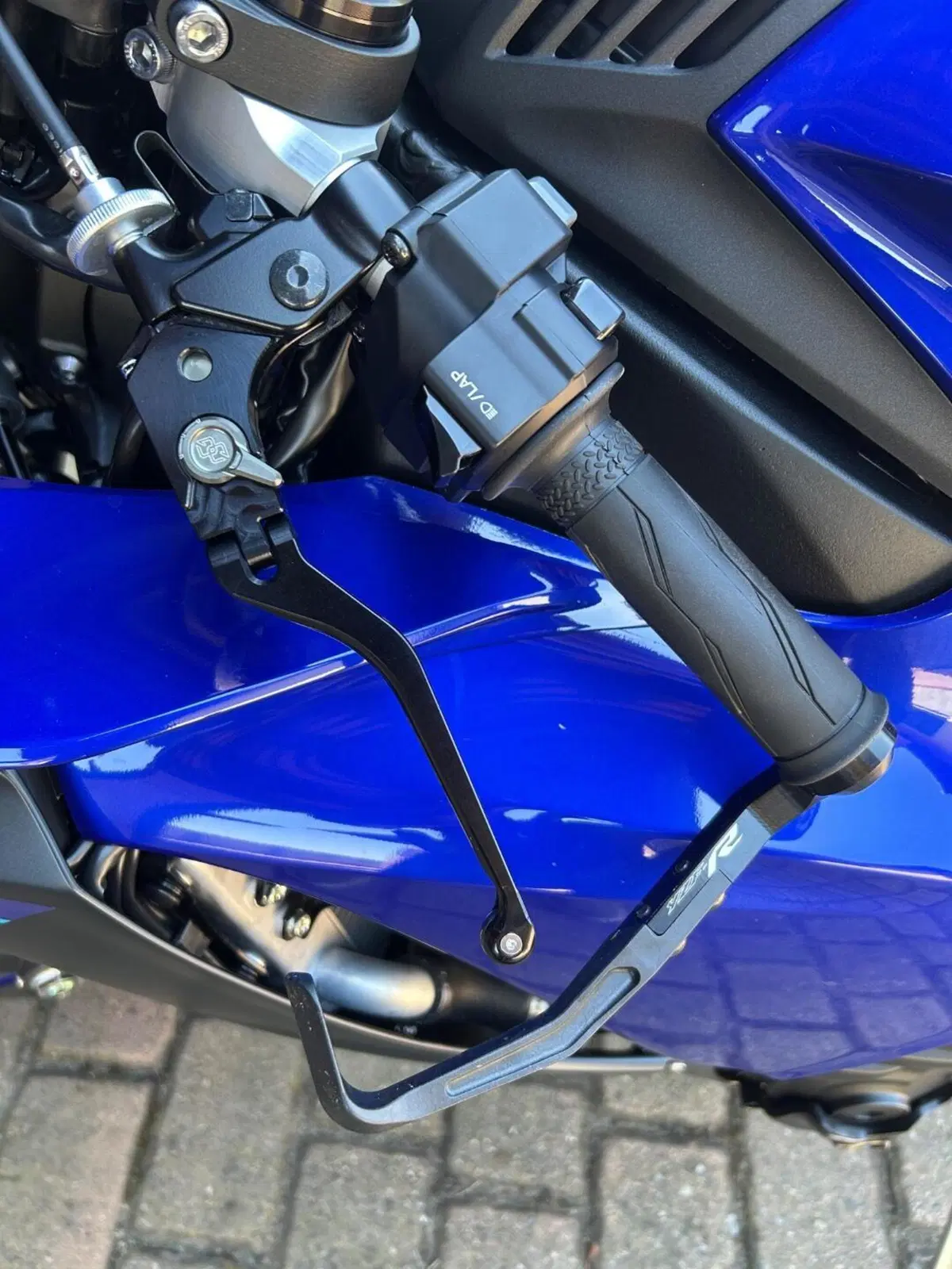 Yamaha YZF R1 (2020 - 25) (6)
