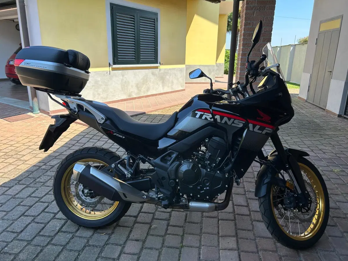 Honda Transalp XL750 (2025)