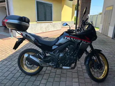 Honda Transalp XL750 (2025) usata