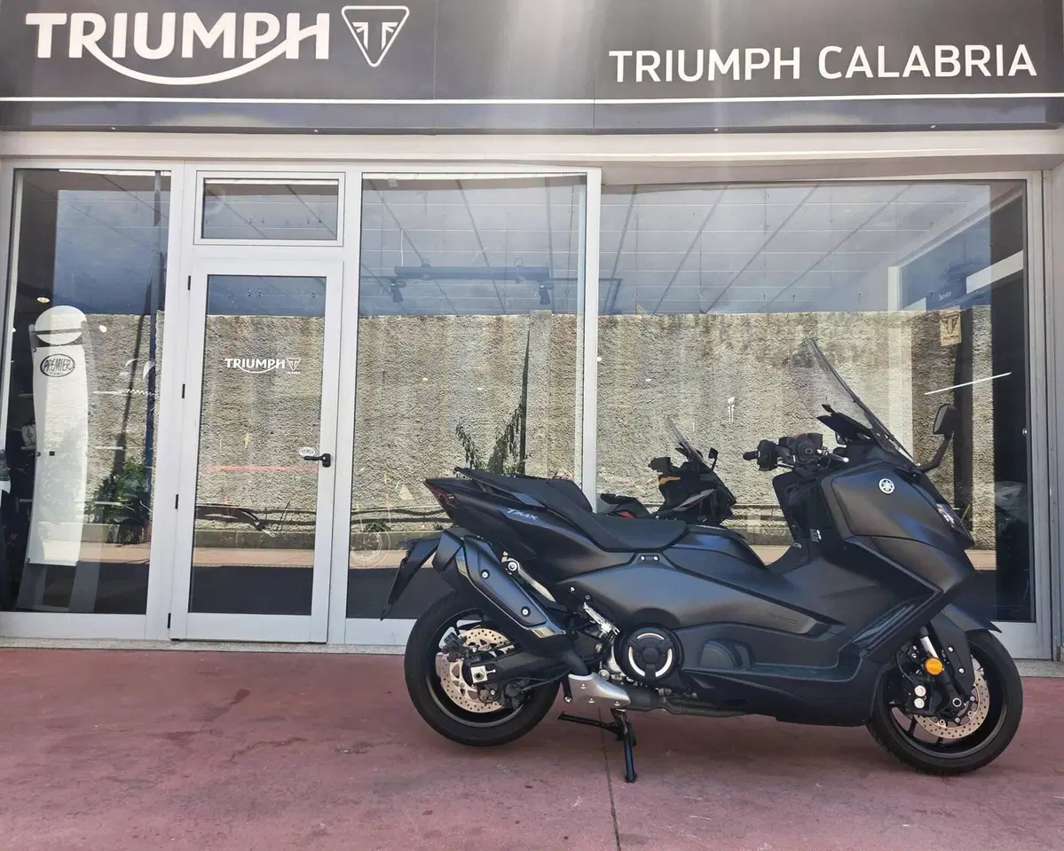 Yamaha T-Max 560 (2022 - 24) (3)