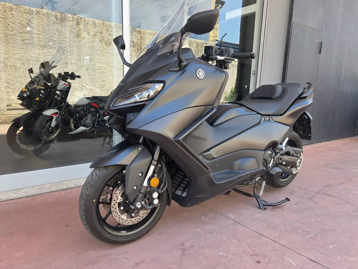 Yamaha T-Max 560 (2022 - 24) (7)