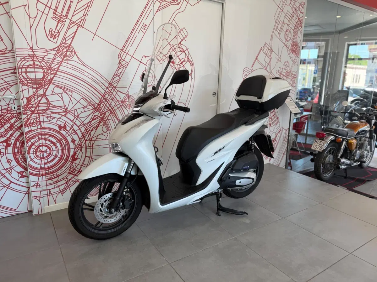 Honda SH 150i Sport (2024 - 25) (5)