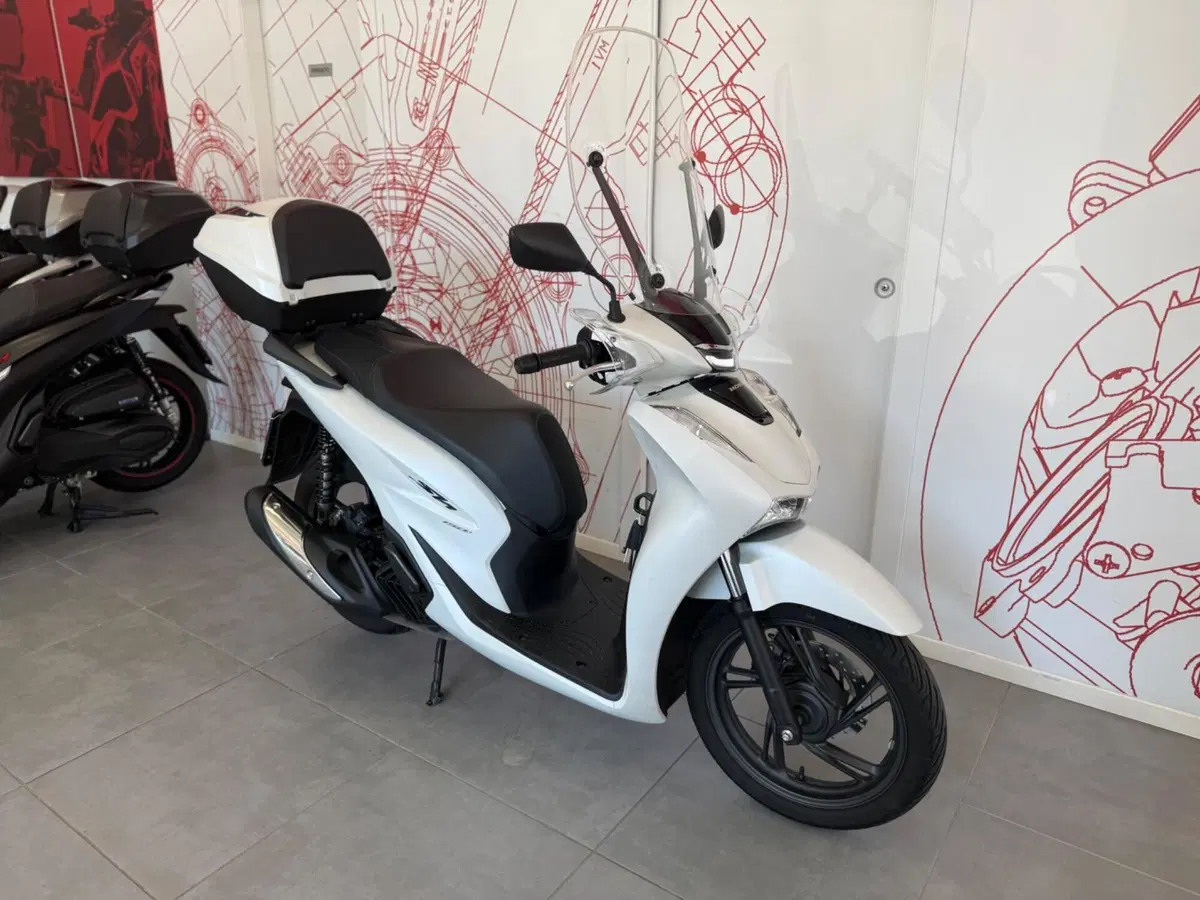 Honda SH 150i Sport (2024 - 25) (2)