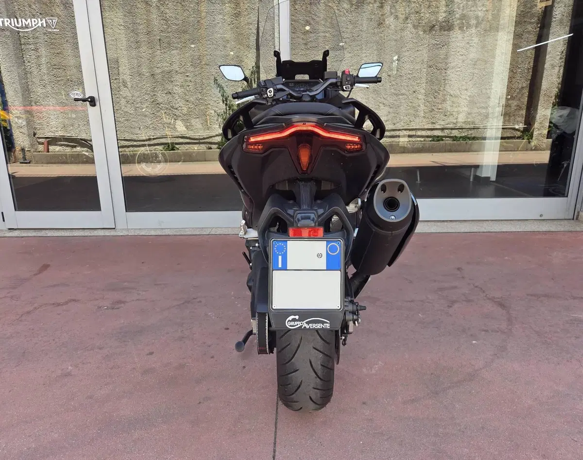 Yamaha T-Max 560 (2022 - 24) (13)