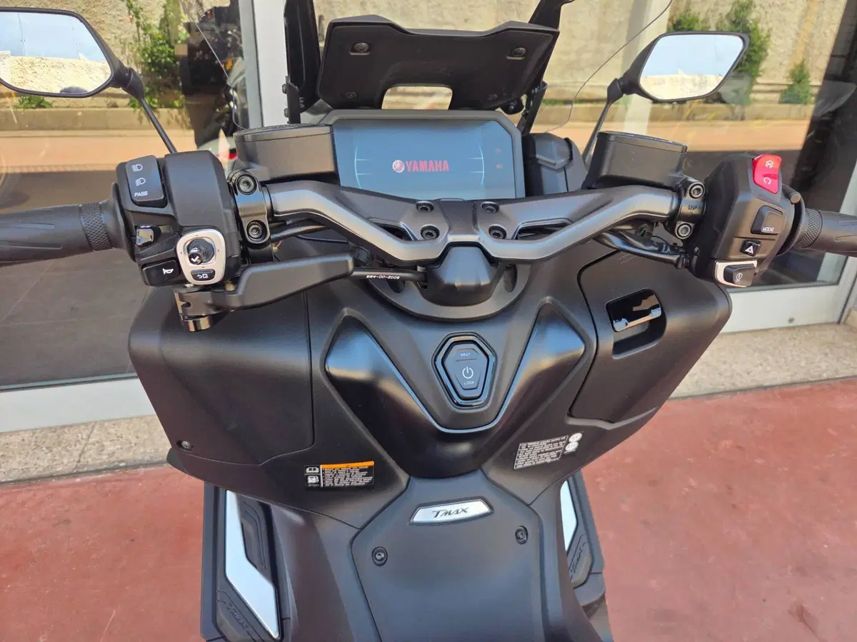 Yamaha T-Max 560 (2022 - 24) (15)