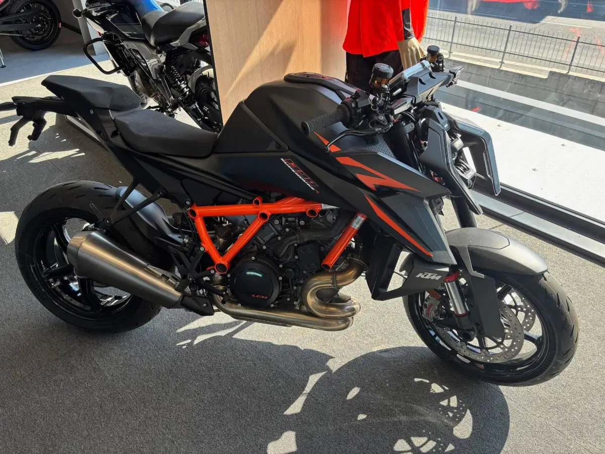 KTM 1390 Super Duke R (2024 - 26)