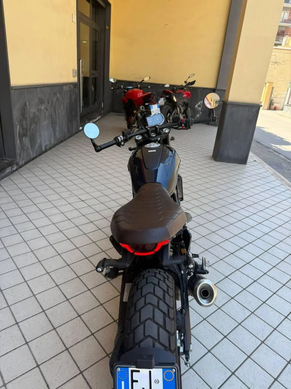 Ducati Scrambler 800 Nightshift (2023 - 24) (3)