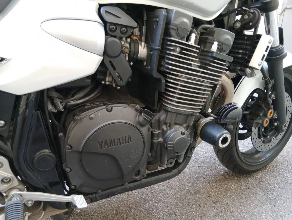 Yamaha XJR 1300 (2006 - 14) (12)