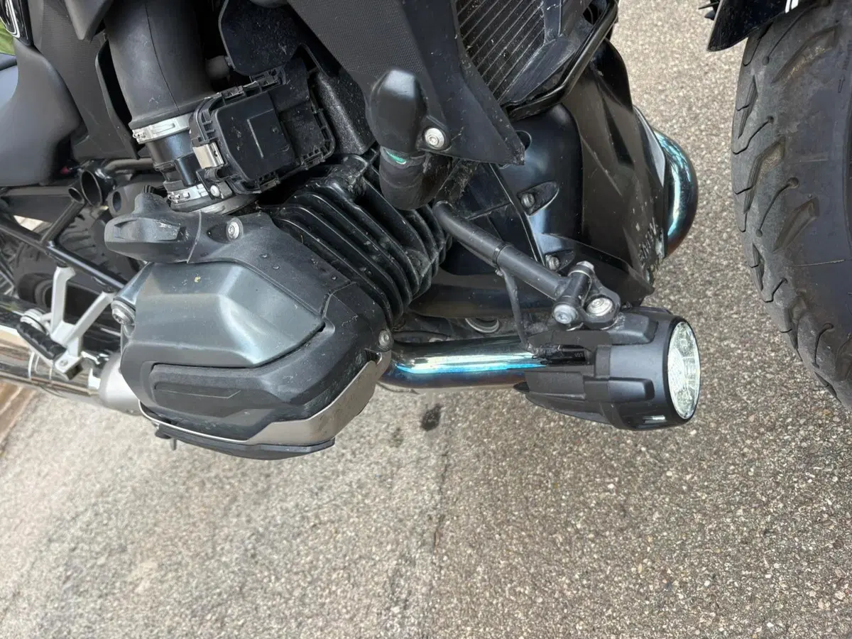 Bmw R 1200 R Black Edition (2017 - 18) (3)
