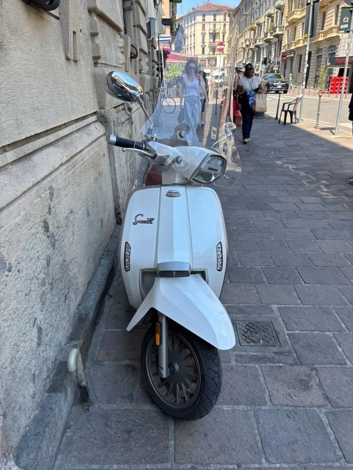 Lambretta V125 Special (2021 - 26) (3)