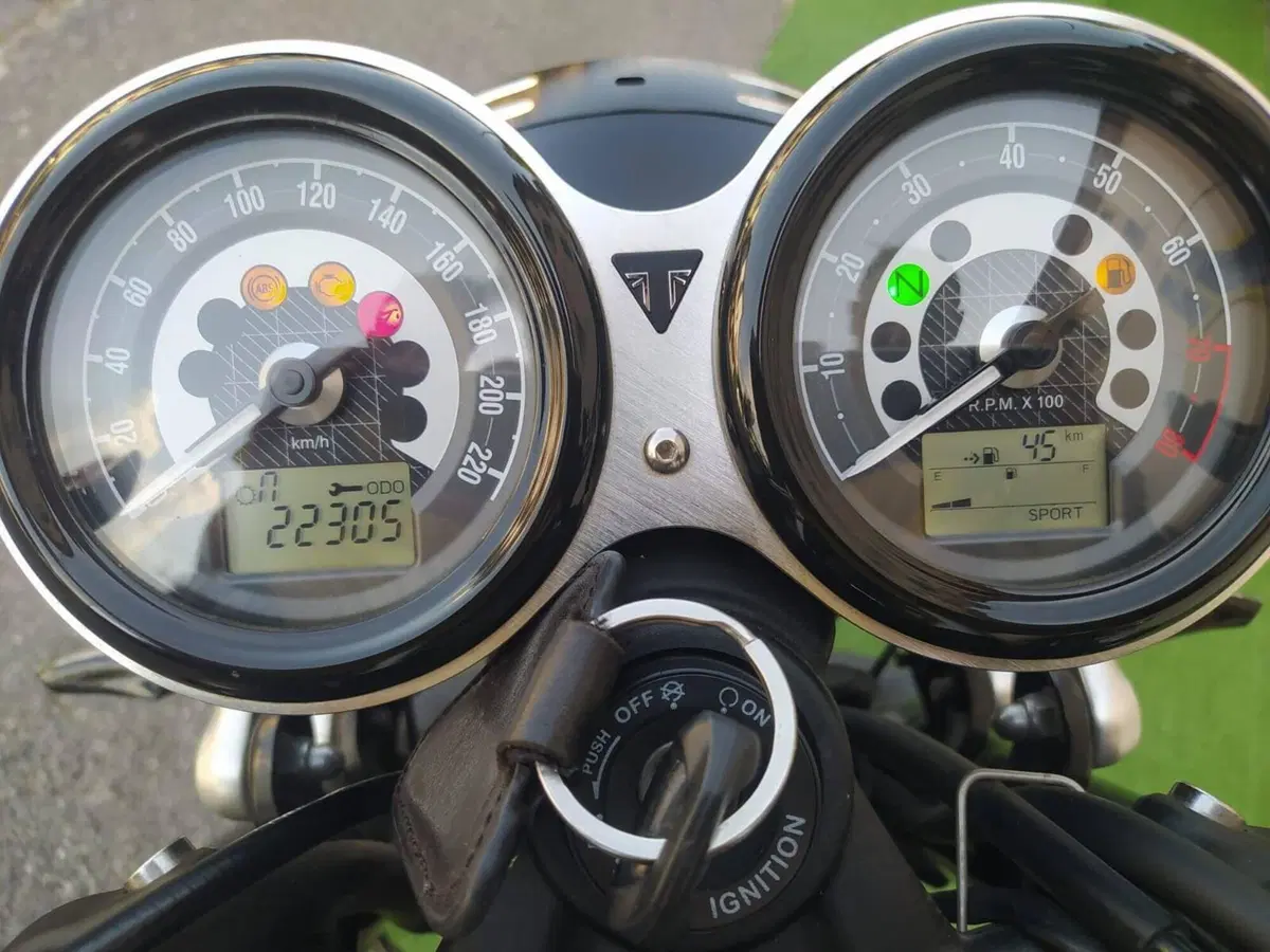 Triumph Speed Twin 1200 (2021 - 24) (10)