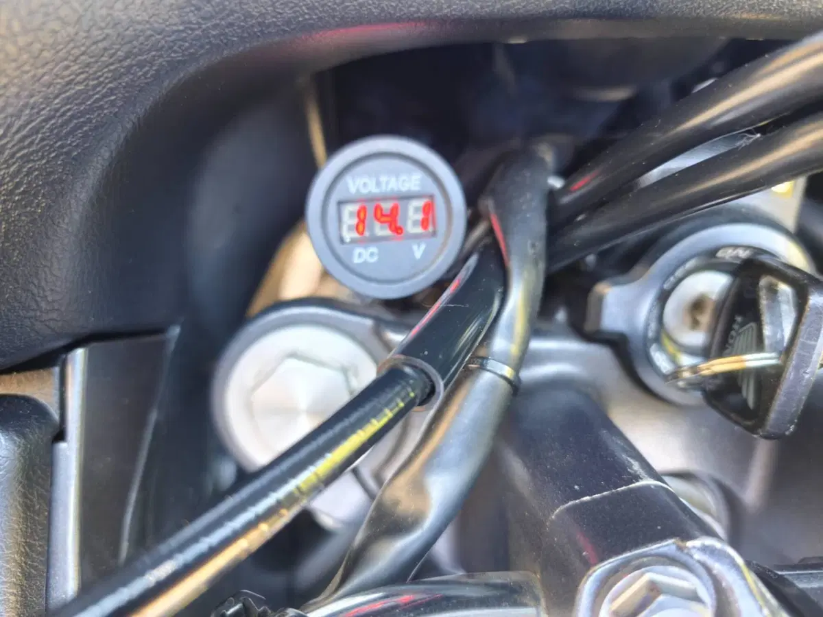 Honda Deauville 700 ABS (13)