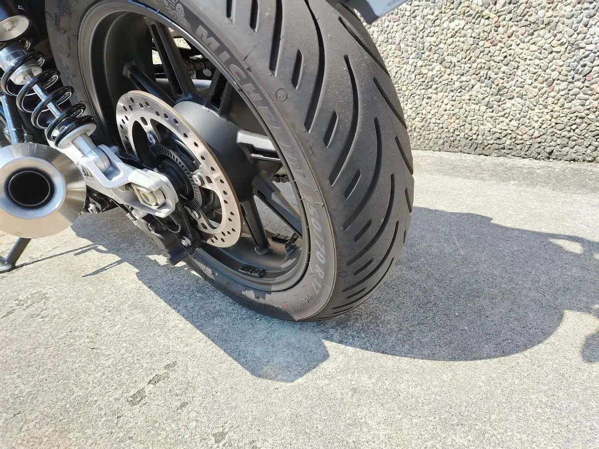 Triumph Speed Twin 900 (2025 - 26) (9)