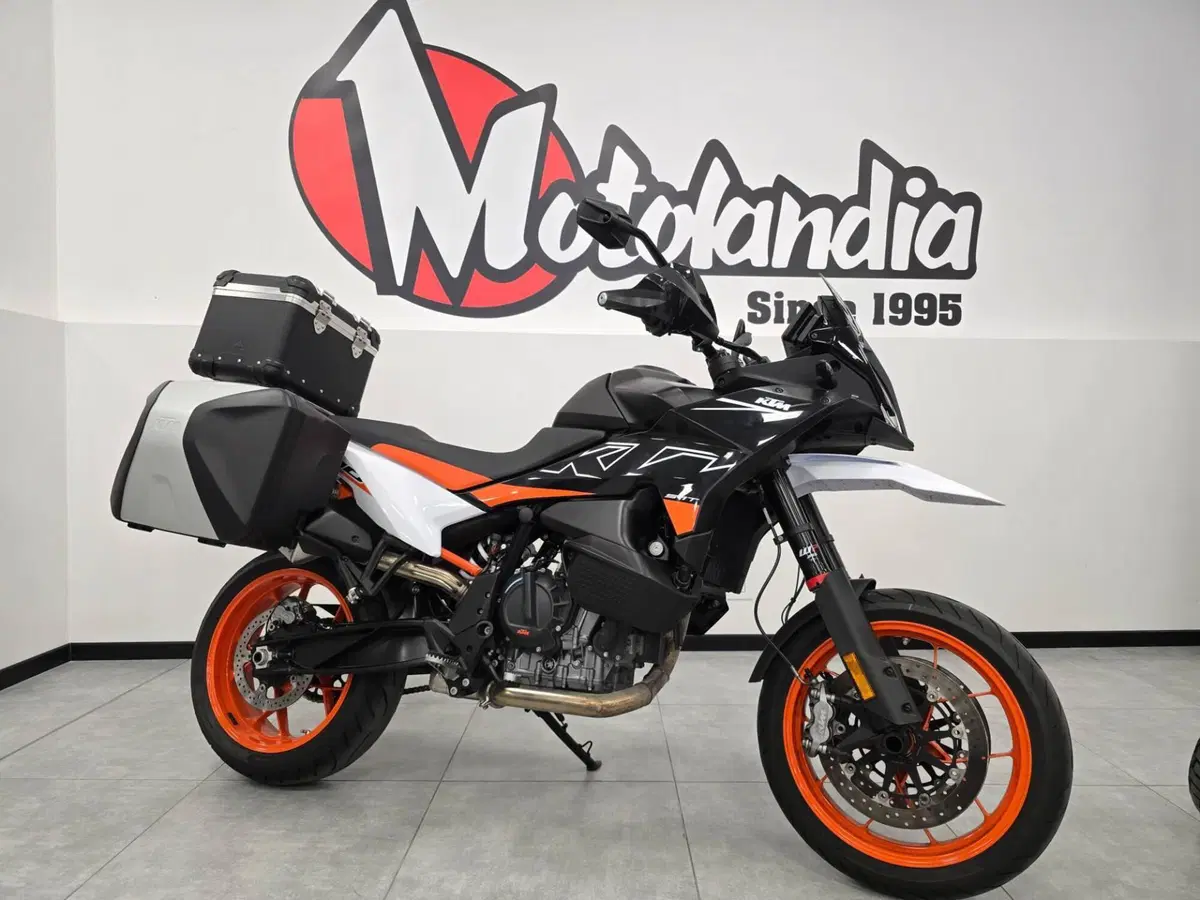 KTM 890 SMT (2023 - 25)