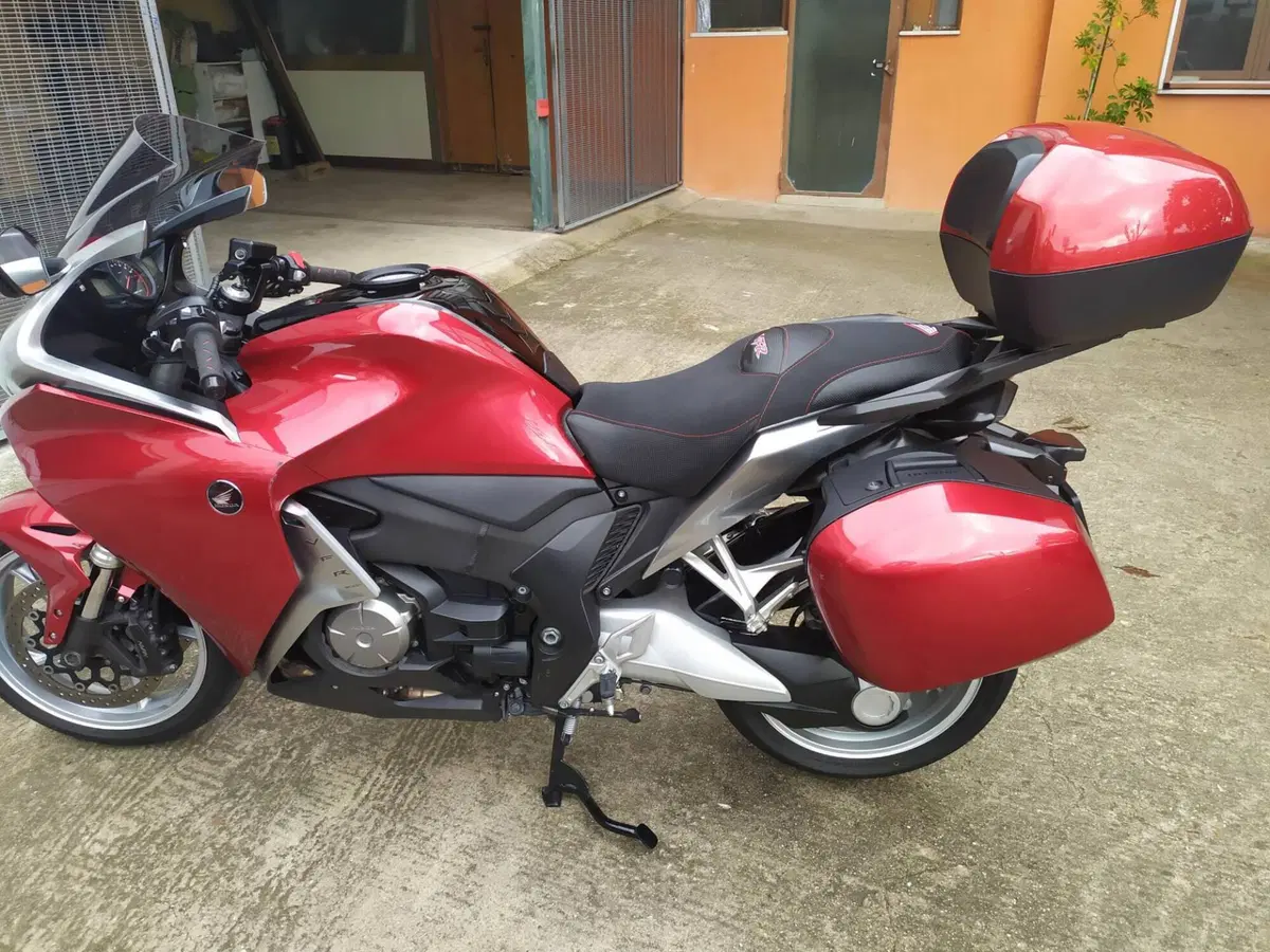 Honda VFR 1200 F DCT ABS (2010 - 16) (4)