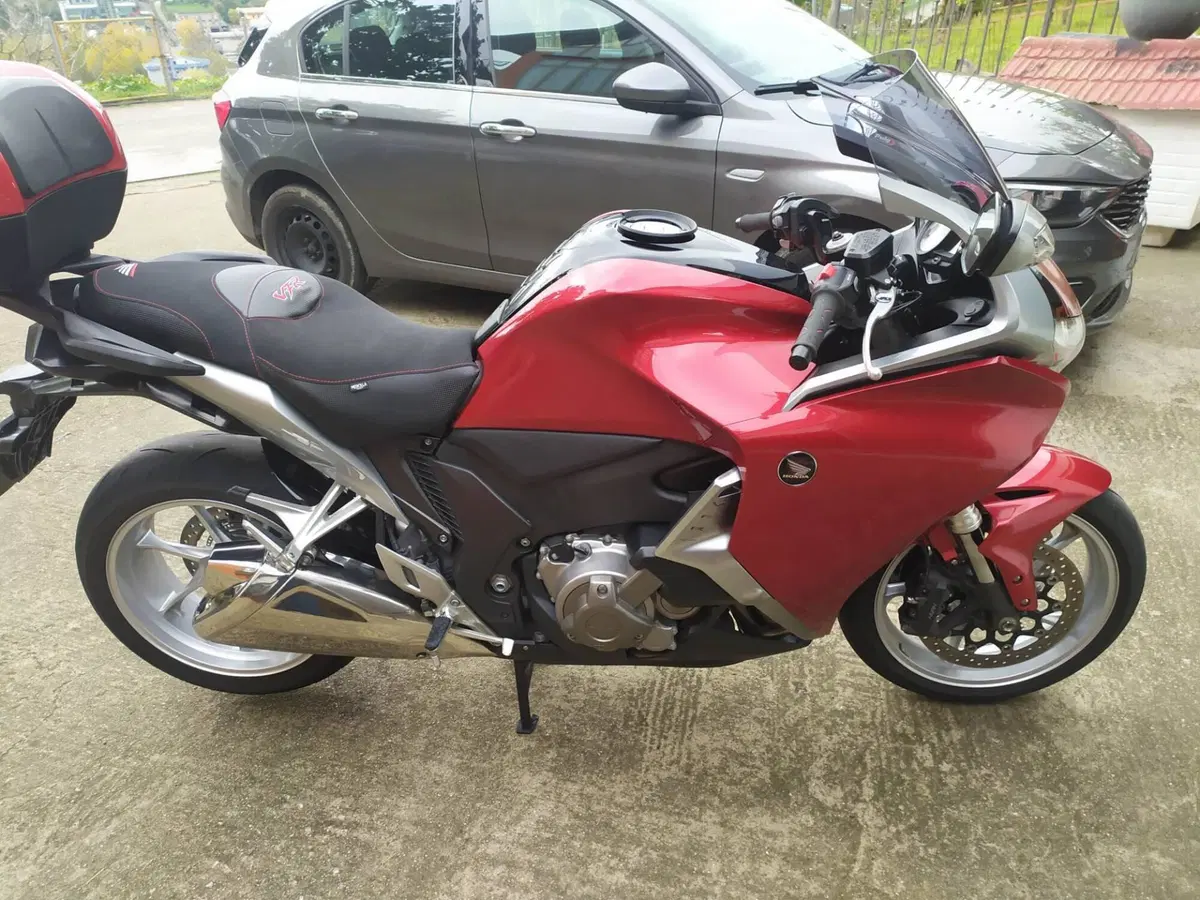Honda VFR 1200 F DCT ABS (2010 - 16) (7)