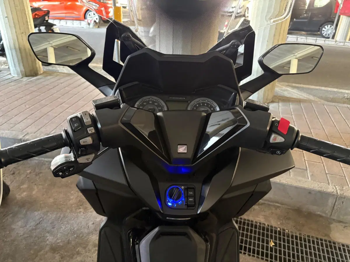 Honda Forza 350 (2022 - 24) (13)