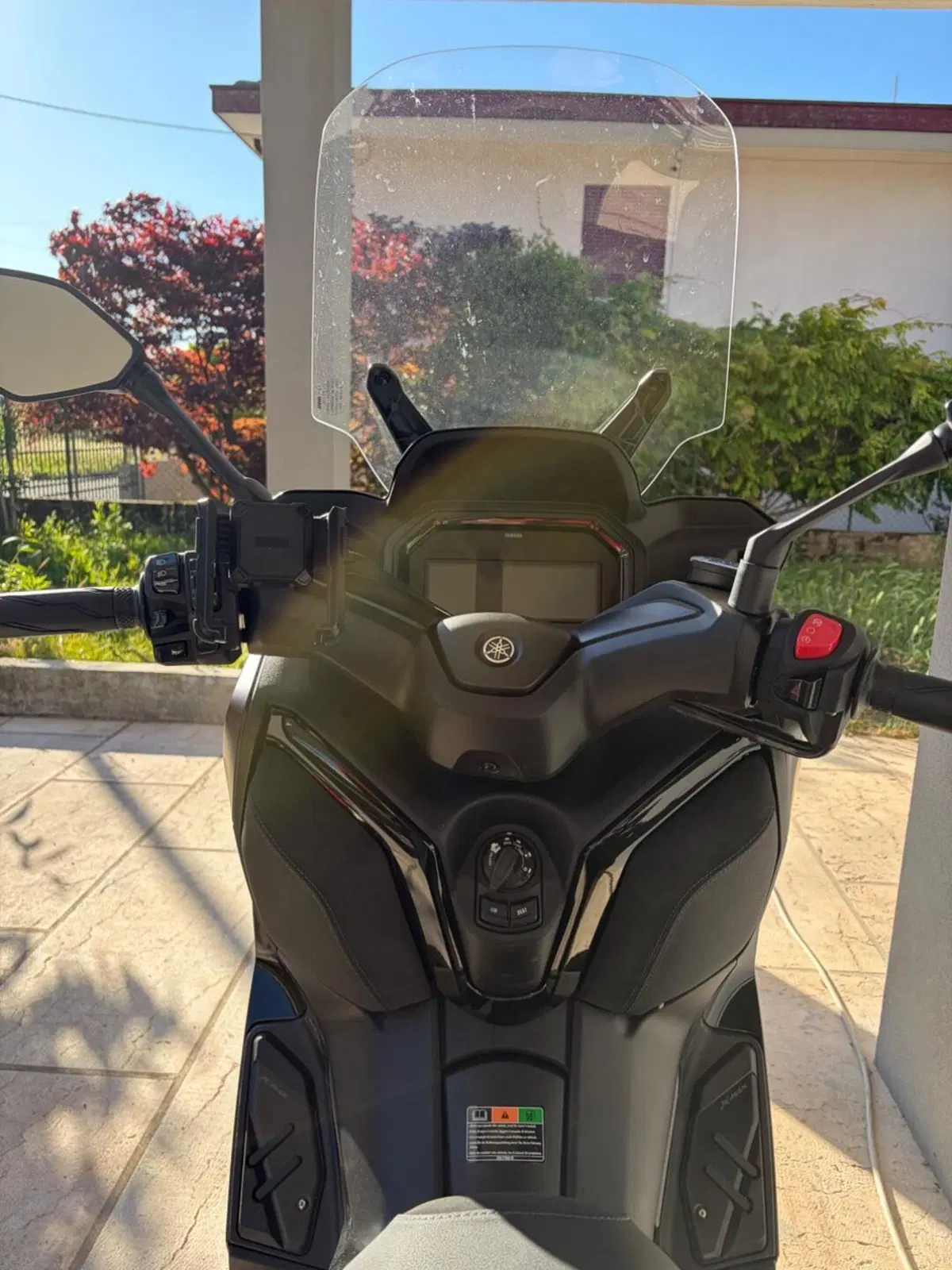 Yamaha X-Max 300 Tech Max (2025 - 26) (3)