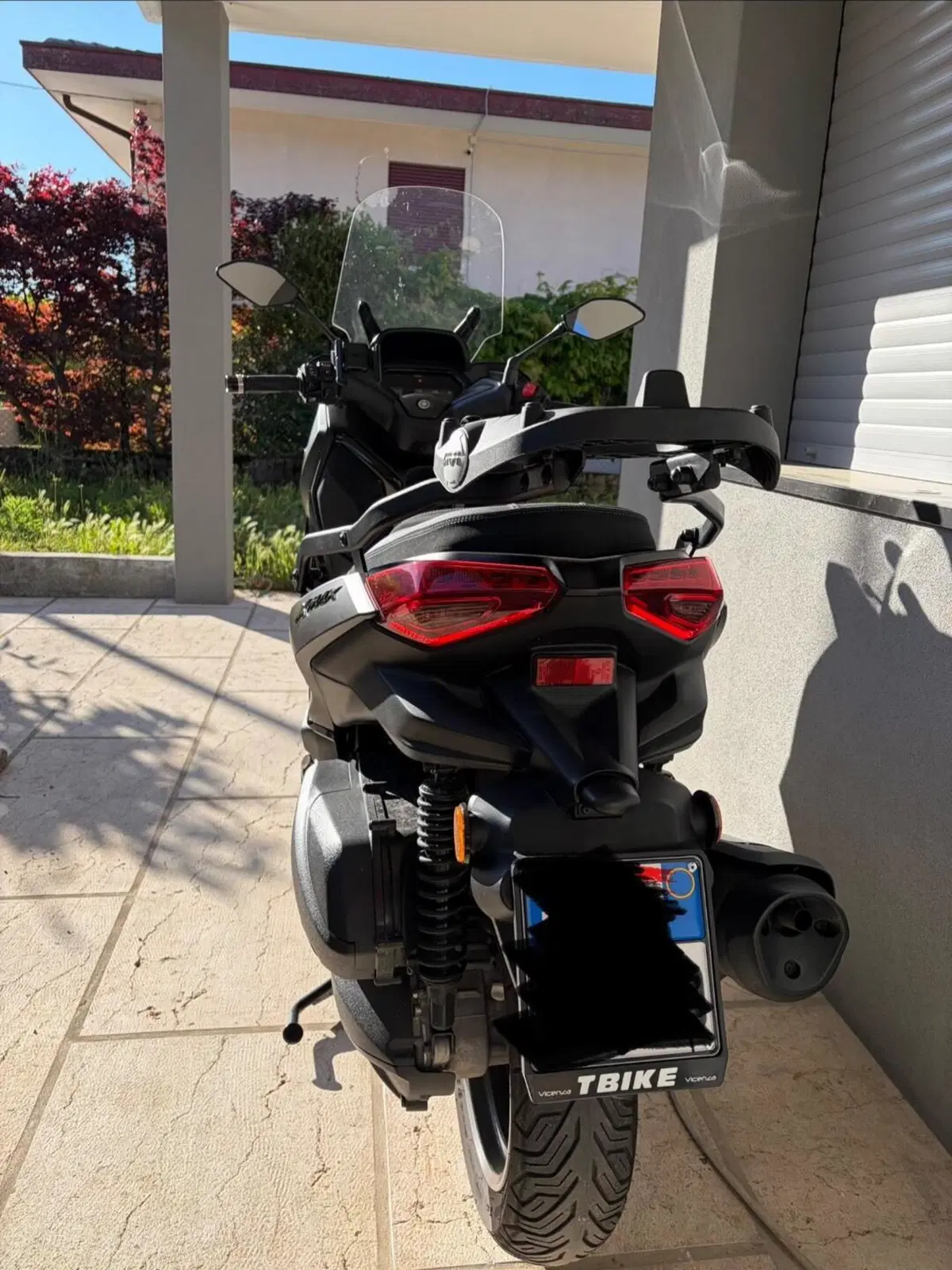 Yamaha X-Max 300 Tech Max (2025 - 26) (8)