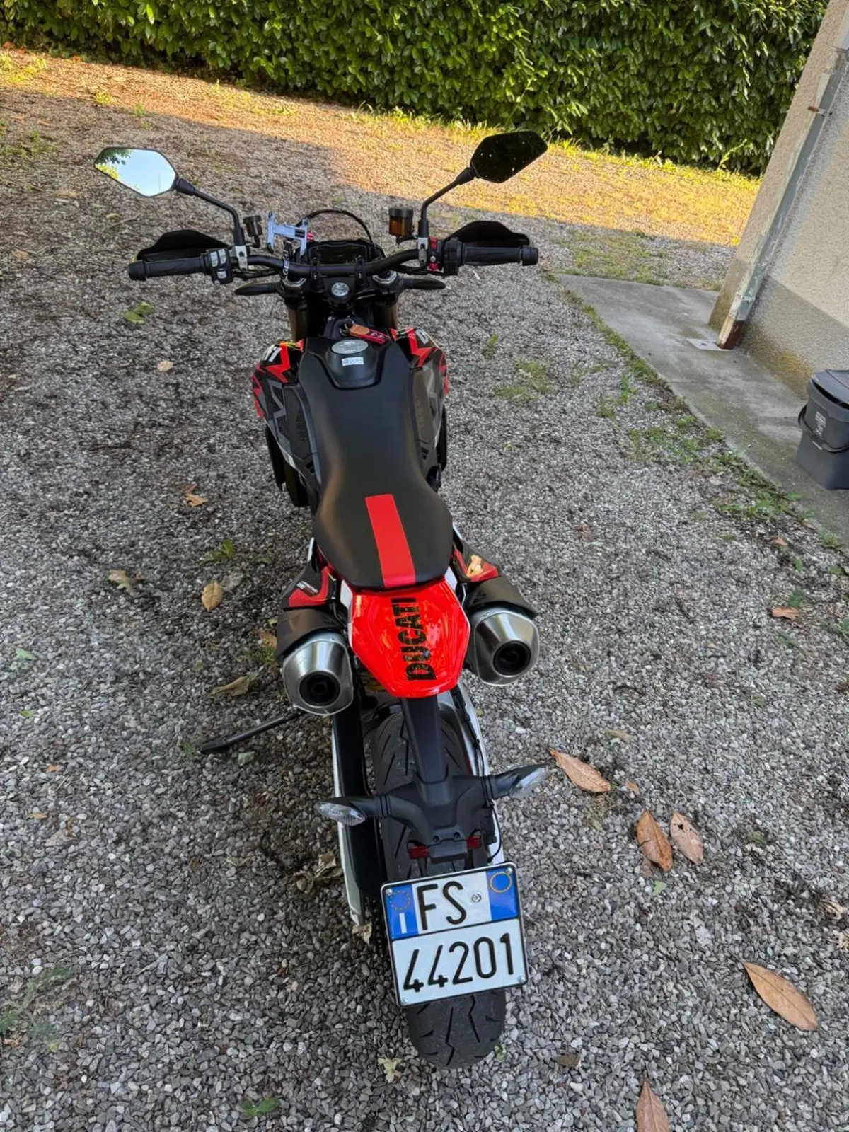 Ducati Hypermotard 698 Mono RVE (2024 - 26) (2)