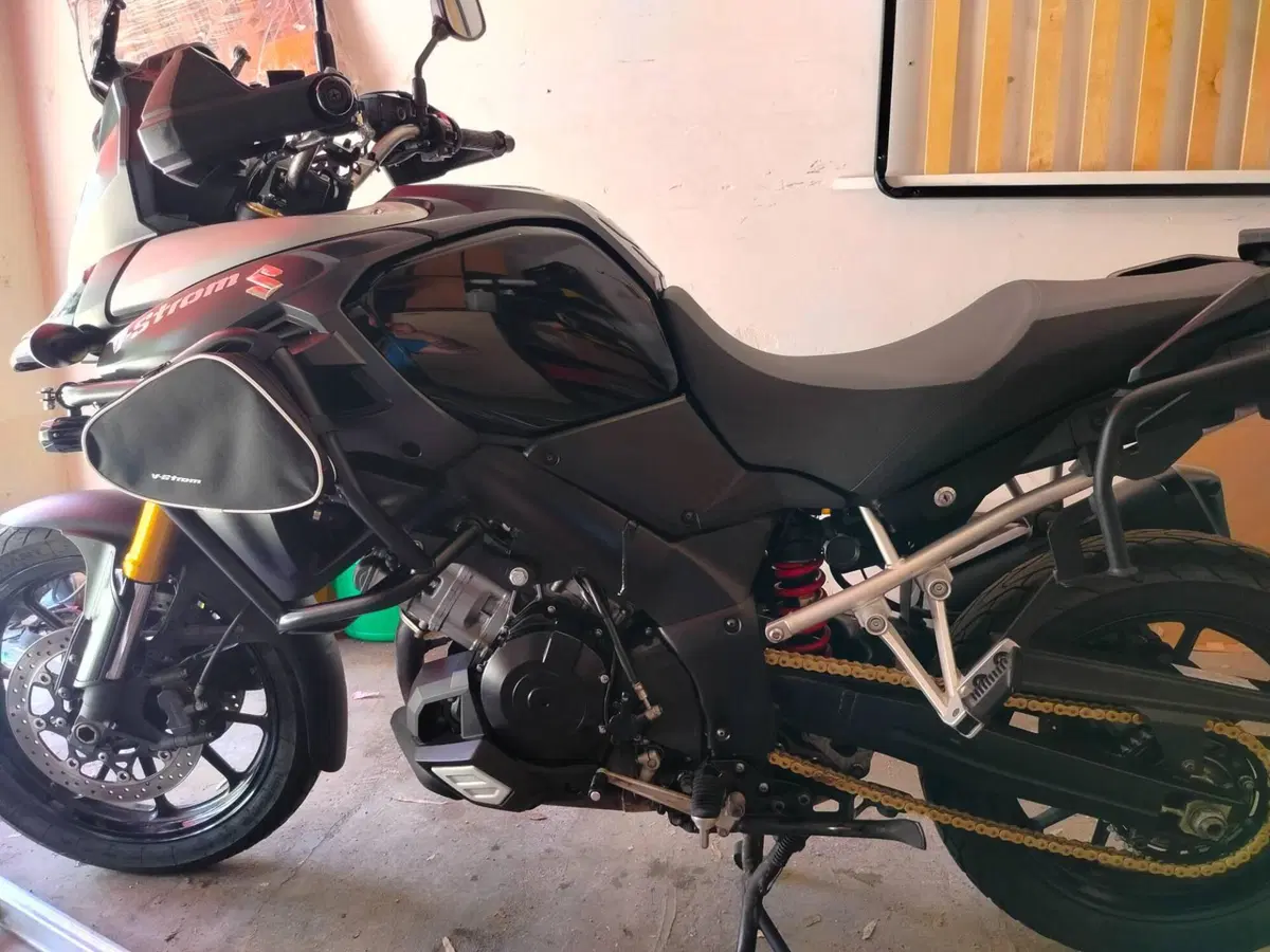 Suzuki V-Strom 1000 ABS No compromise LE (2015 - 17) (4)