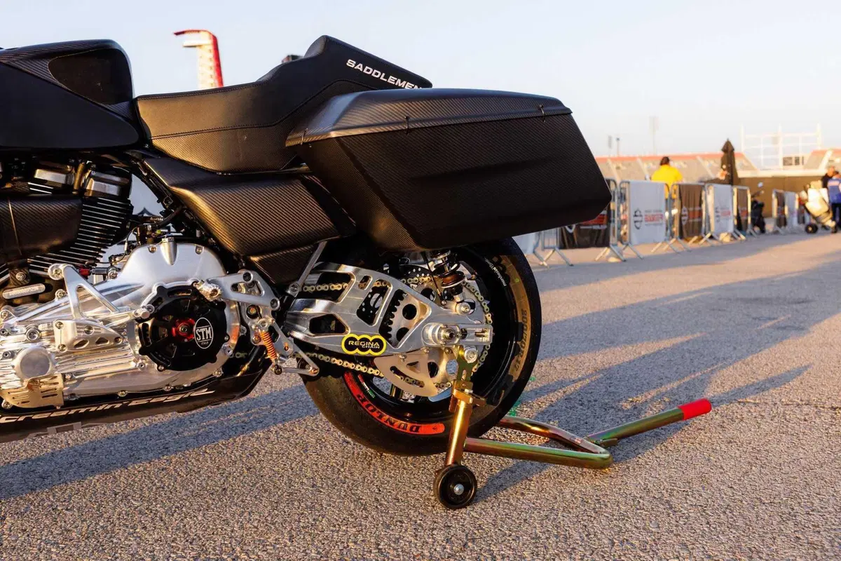 Harley-Davidson Bagger World Cup. Hey Jason, che razza di “bestia” è questa? (10)