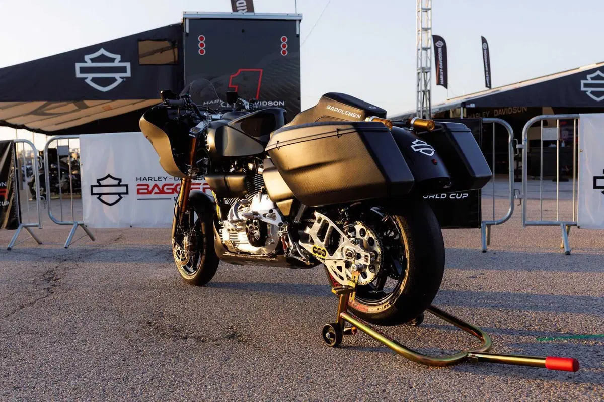 Harley-Davidson Bagger World Cup. Hey Jason, che razza di “bestia” è questa? (16)