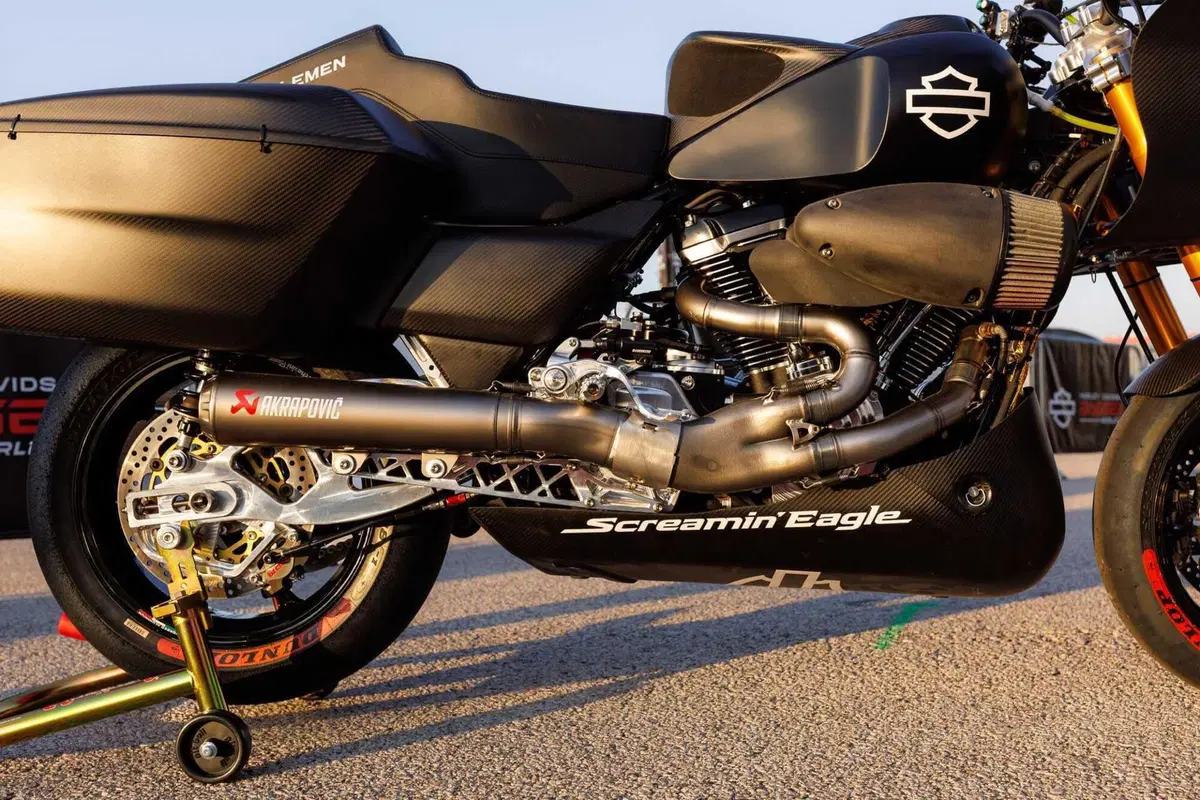 Harley-Davidson Bagger World Cup. Hey Jason, che razza di “bestia” è questa? (24)