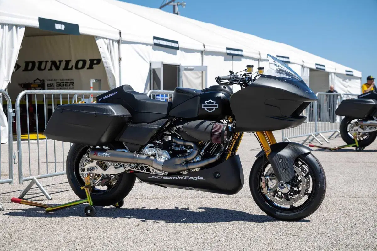 Harley-Davidson Bagger World Cup. Hey Jason, che razza di “bestia” è questa? (7)