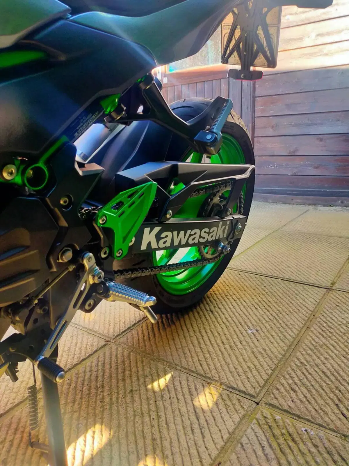Kawasaki Z 500 SE (2024 - 26) (7)