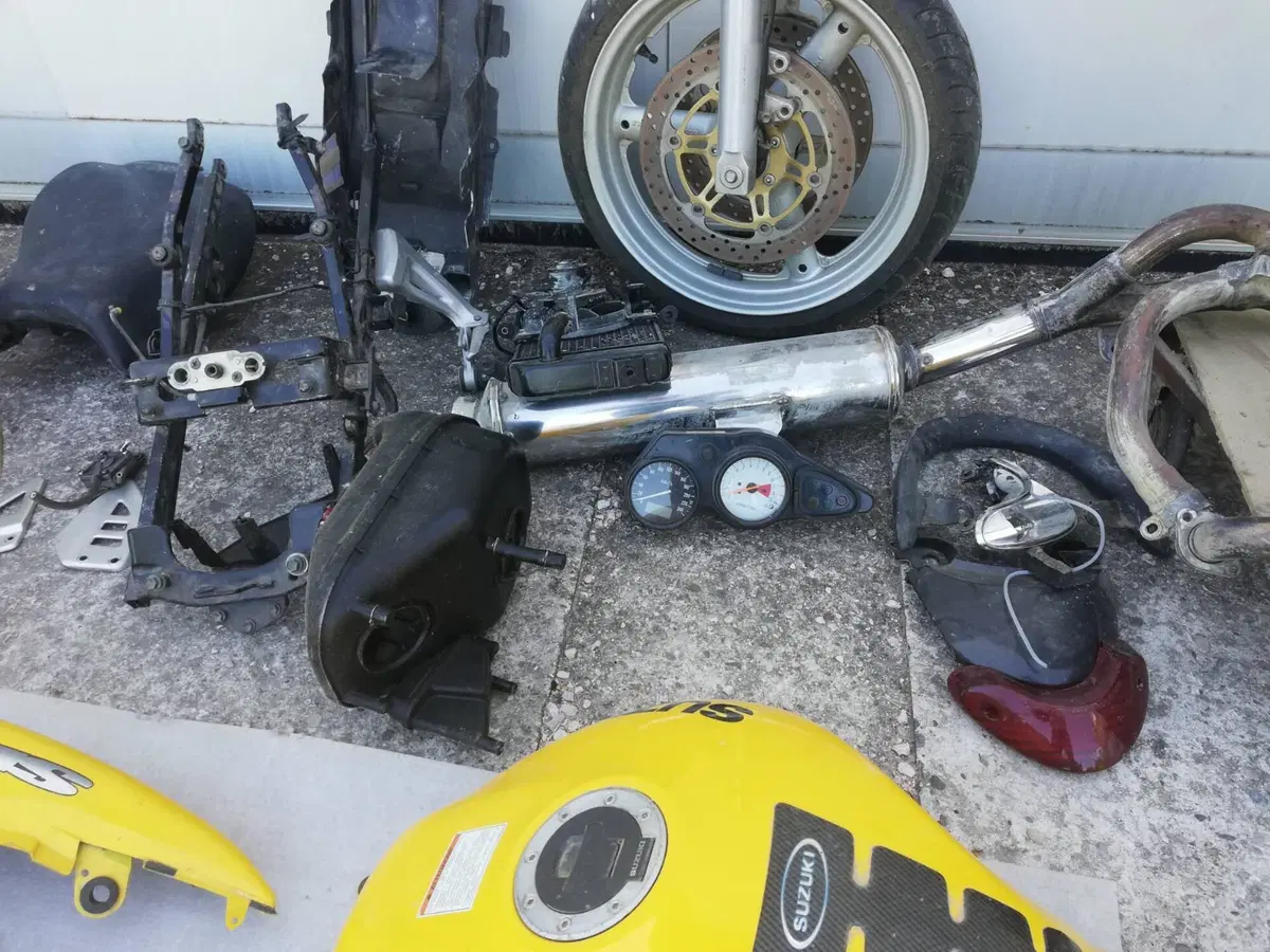 Suzuki SV 650 (1999 - 02) (7)