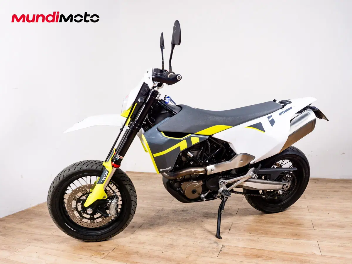 Husqvarna 701 Supermoto (2022) (8)