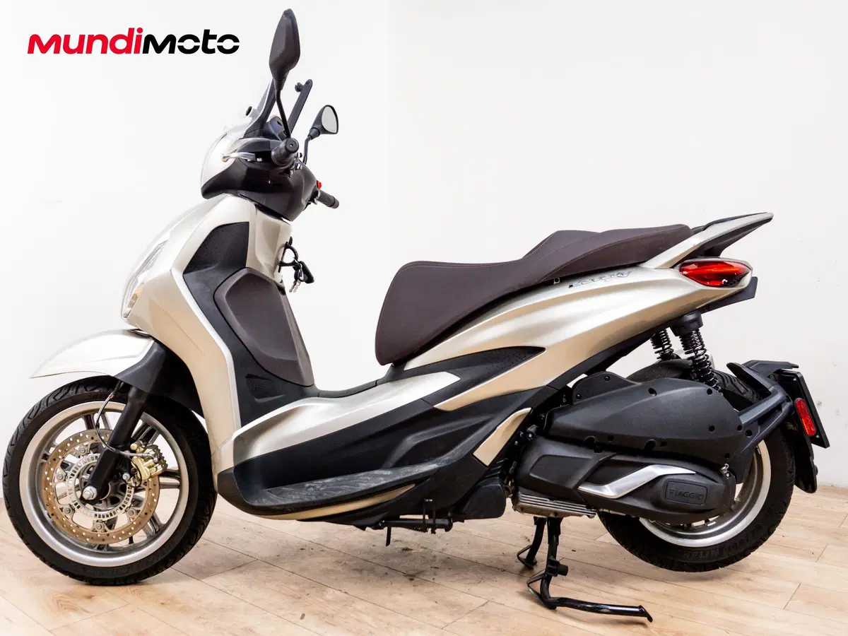 Piaggio Beverly 300 Hpe (2021) (6)