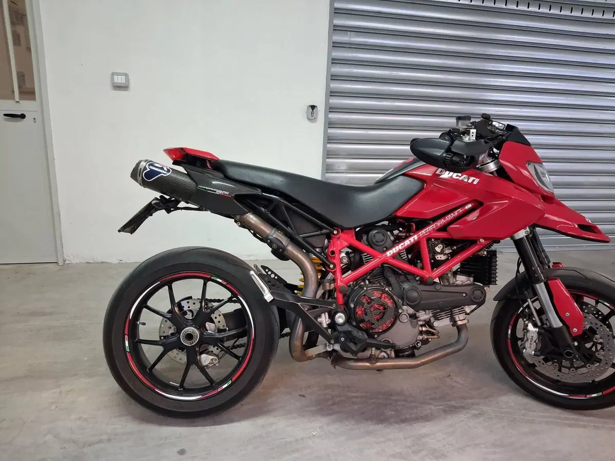 Ducati Hypermotard 1100 EVO (2010 - 12) (6)