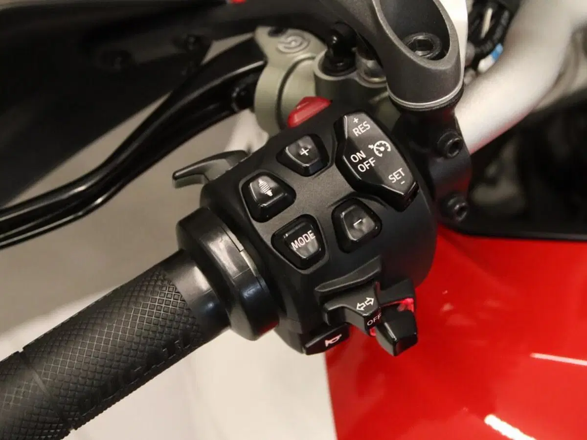 Ducati Multistrada V4 Pikes Peak (2021 - 24) (12)