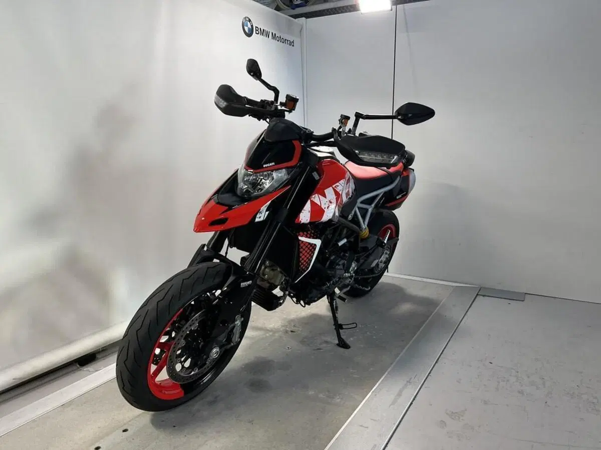 Ducati Hypermotard 950 RVE (2022 - 25) (4)