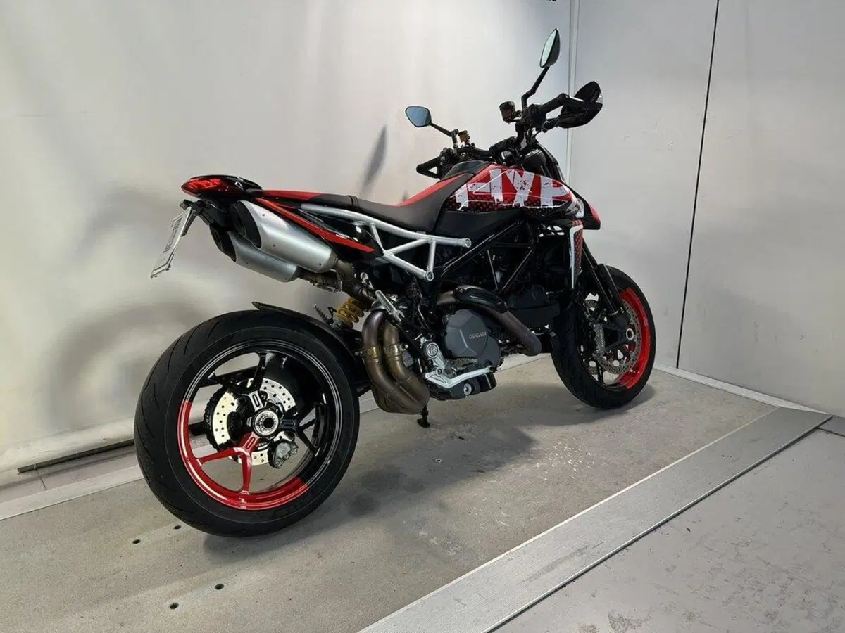 Ducati Hypermotard 950 RVE (2022 - 25) (13)