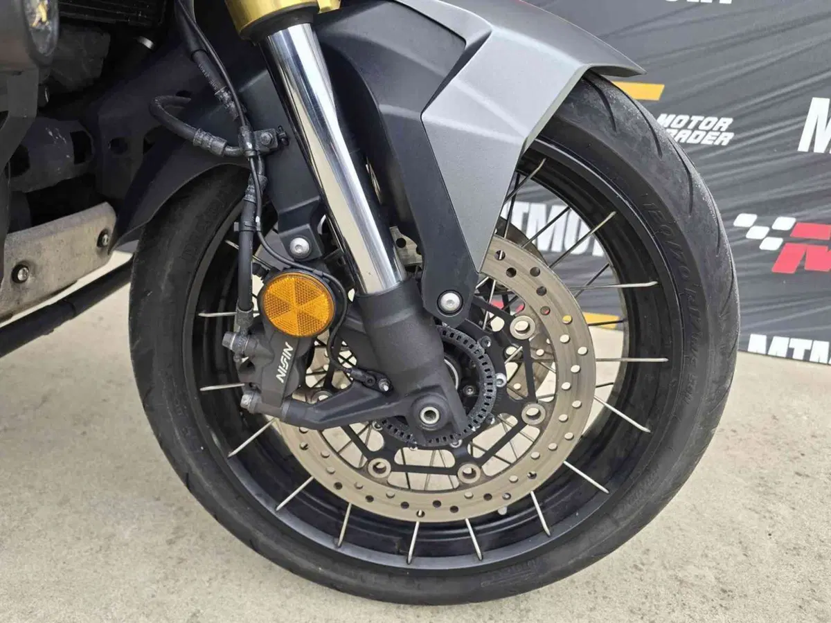 Honda X-ADV 750 DCT Travel (2021 - 24) (9)